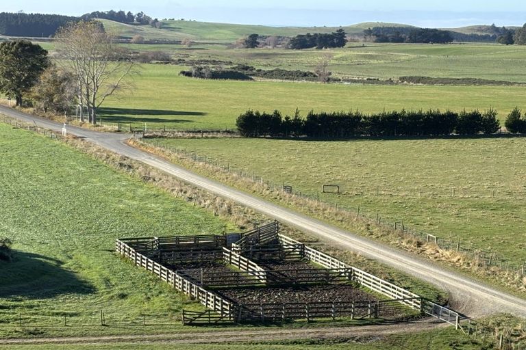 Photo of property in 16 Bay Road, Purakaunui, 9081