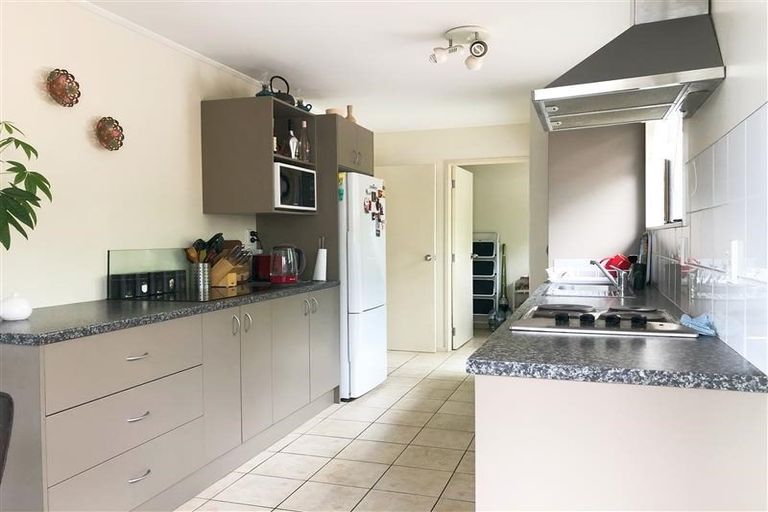 Photo of property in 216 Solar Road, Glen Eden, Auckland, 0602