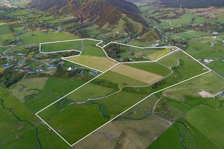 Photo of property in 132 South Manakau Road, Manakau, Otaki, 5583