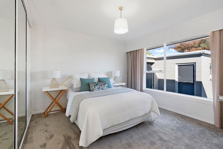 Photo of property in 40 Harrowdale Drive, Avonhead, Christchurch, 8042