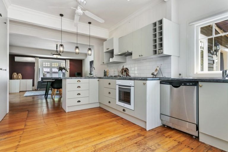 Photo of property in 28b Hamilton Road, Cambridge, 3434