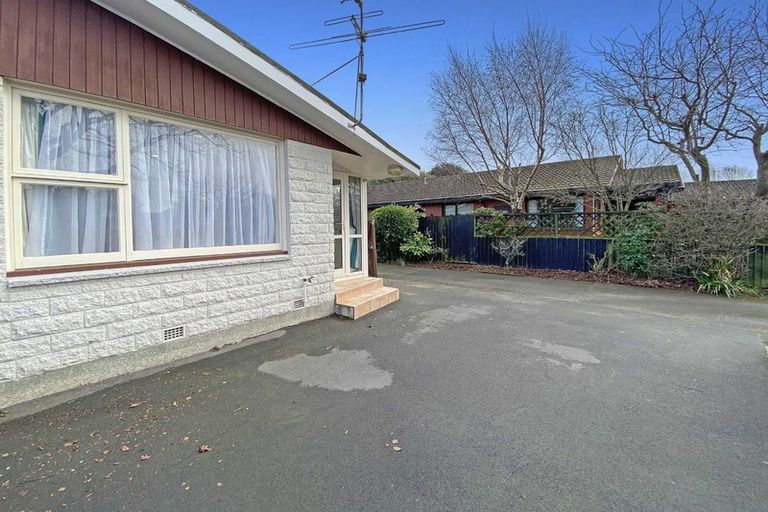 Photo of property in 15 Ashfield Place, Ilam, Christchurch, 8041
