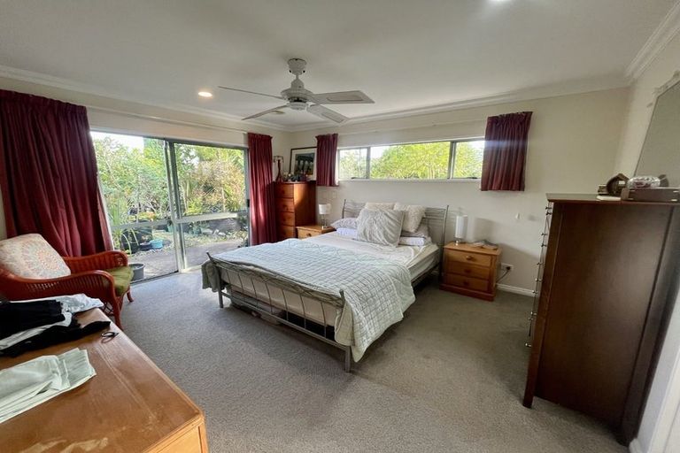 Photo of property in 179 Lakeside Drive, Orewa, 0931