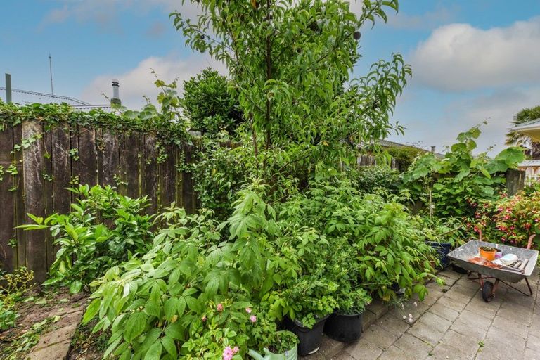 Photo of property in 2/12 Marsden Road, Stoke, Nelson, 7011