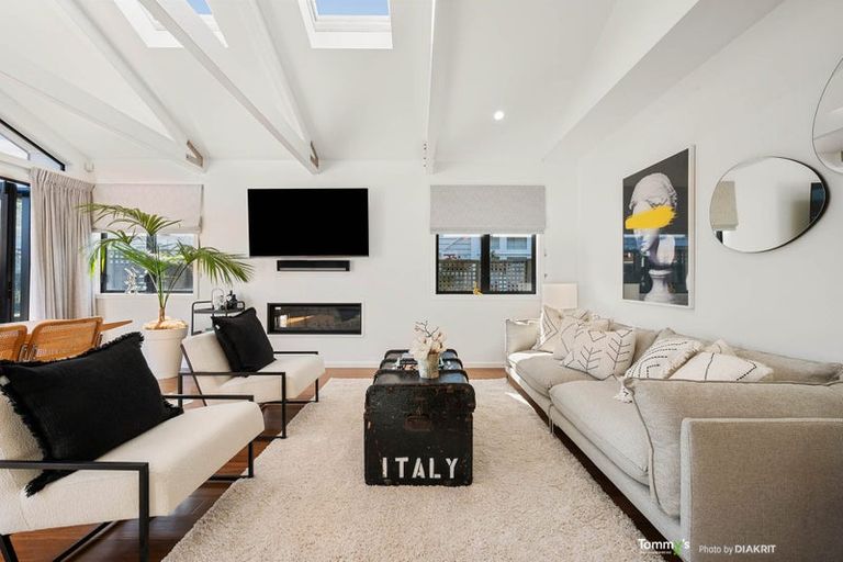 Photo of property in 21 Nottingham Street, Karori, Wellington, 6012