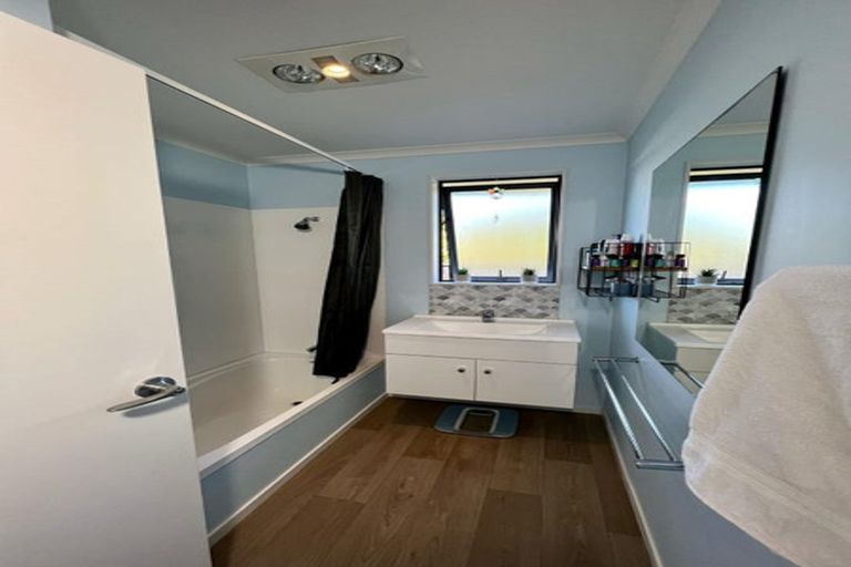 Photo of property in 28 Railway Terrace East, Glentunnel, Sheffield, 7673