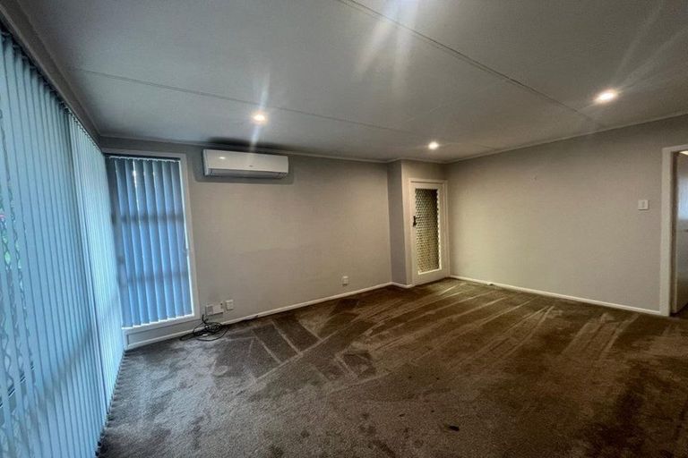 Photo of property in 25 Astley Avenue, New Lynn, Auckland, 0600