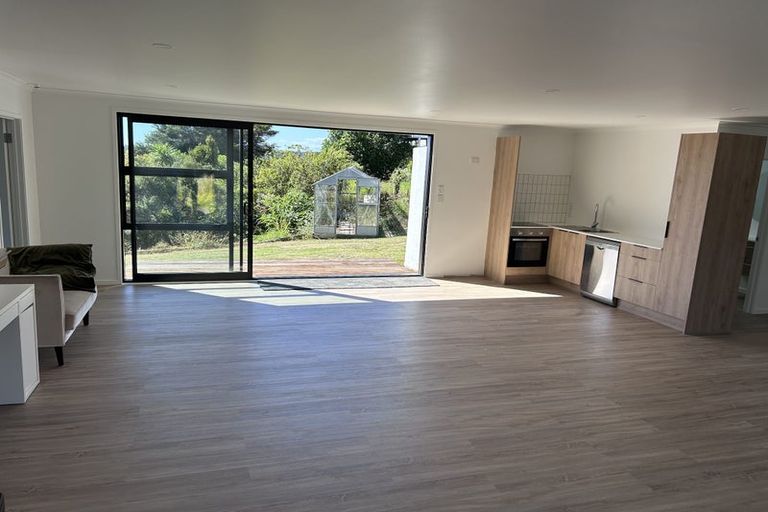 Photo of property in 1268 East Coast Road, Redvale, Albany, 0794