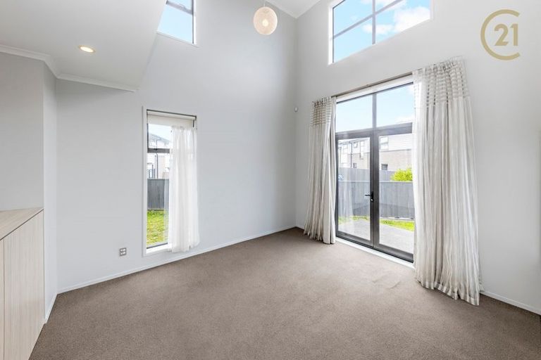 Photo of property in 18 Hirimate Place, Flat Bush, Auckland, 2019