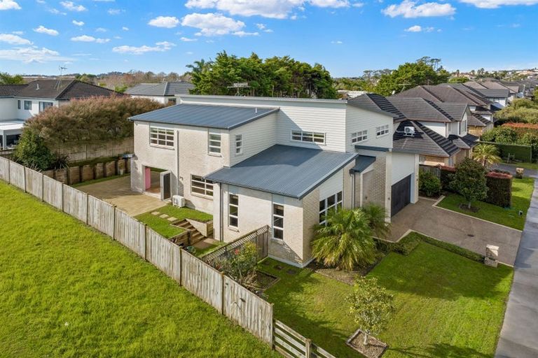 Photo of property in 55 Laurel Oak Drive, Schnapper Rock, Auckland, 0632