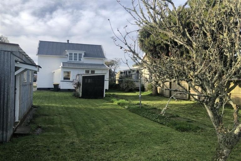 Photo of property in 215 Hampden Street, Hokitika, 7810