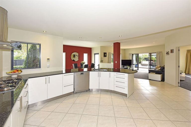 Photo of property in 8 Janal Place, Northwood, Christchurch, 8051