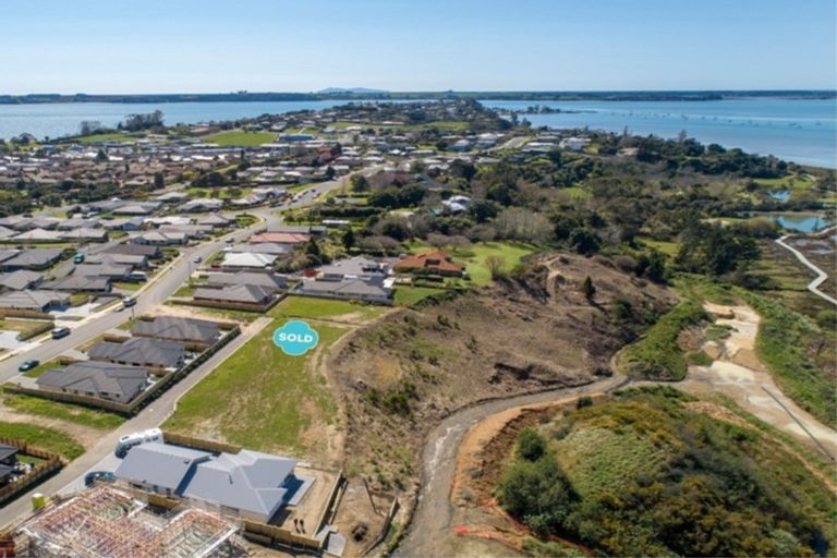 Photo of property in 8 Edmondson Lane, Omokoroa, 3114
