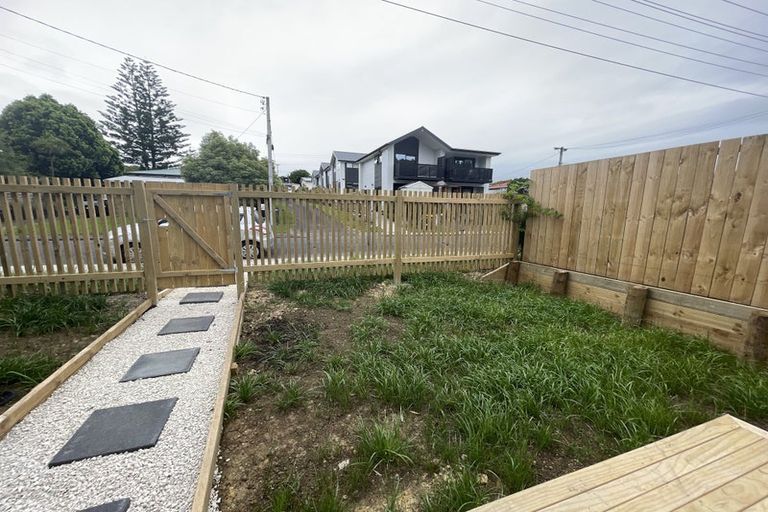 Photo of property in 30a Lowtherhurst Road, Massey, Auckland, 0614