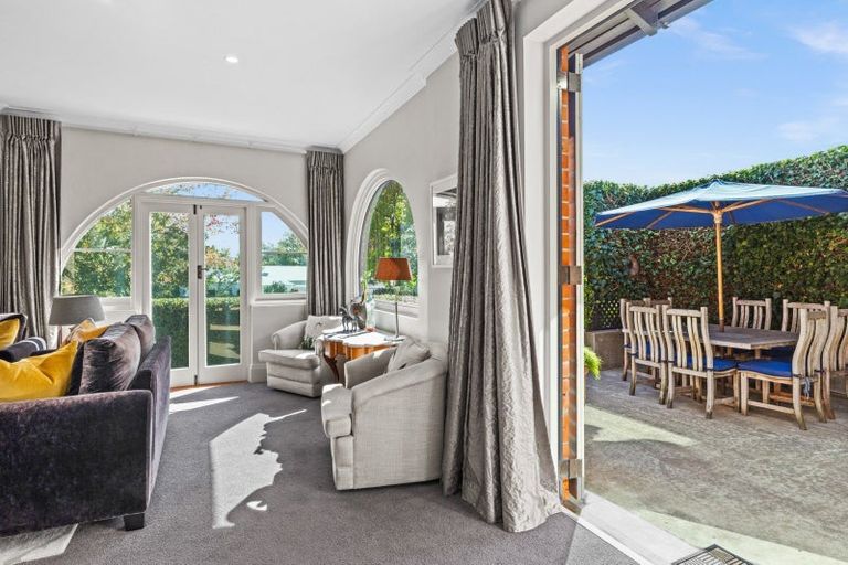 Photo of property in 2 Greenwood Road, Havelock North, 4130
