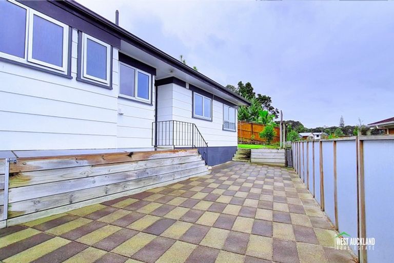 Photo of property in 16 Puketitiro Street, Glen Eden, Auckland, 0602