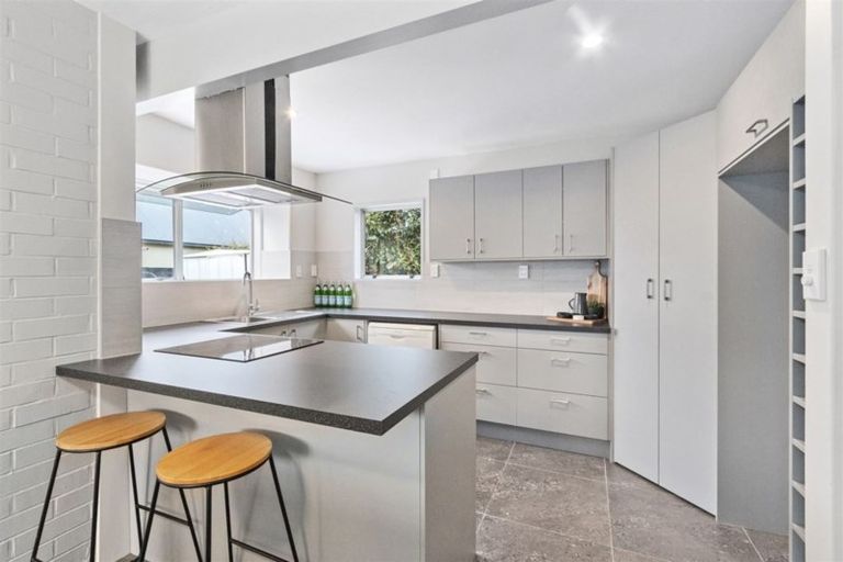 Photo of property in 2/15 Jamell Place, Avonhead, Christchurch, 8042