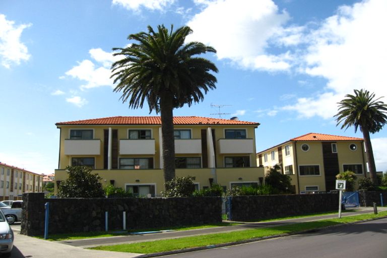 Photo of property in 5/595 Laurie Southwick Parade, Gulf Harbour, Whangaparaoa, 0930