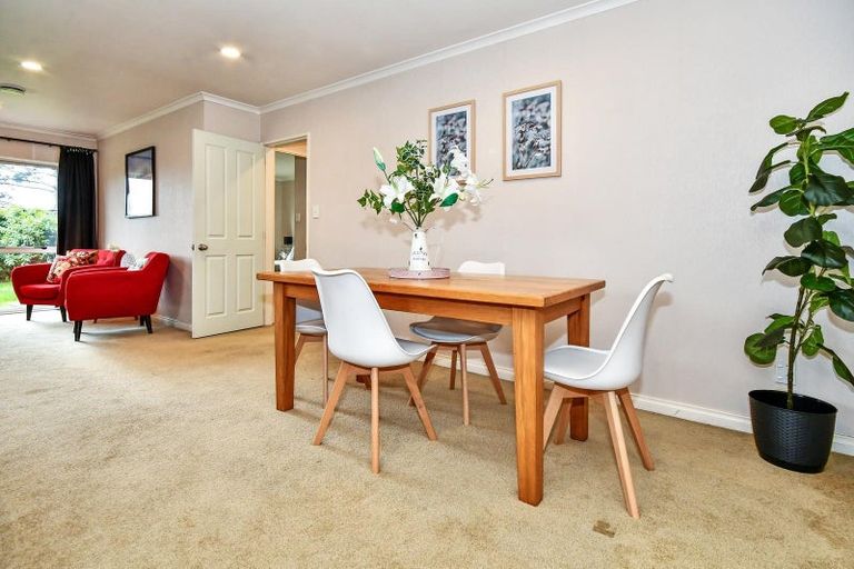 Photo of property in 6 Richard Halse Drive, Manurewa, Auckland, 2105
