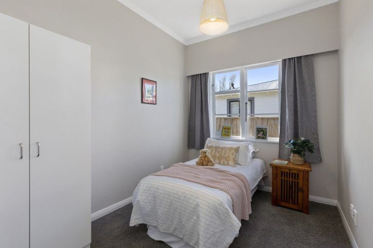 Photo of property in 21 Elizabeth Street, Moera, Lower Hutt, 5010