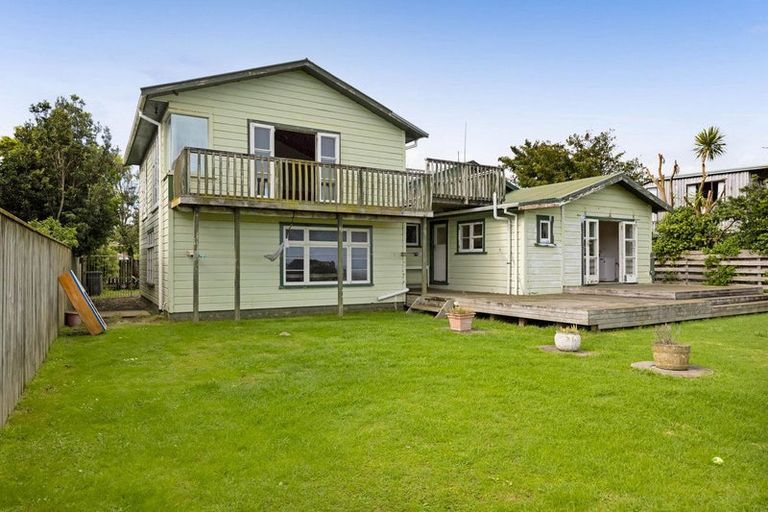 Photo of property in 52 Kawei Road, Ohawe, Hawera, 4671