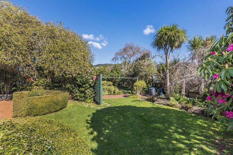 Photo of property in 66 Taylor Terrace, Tawa, Wellington, 5028