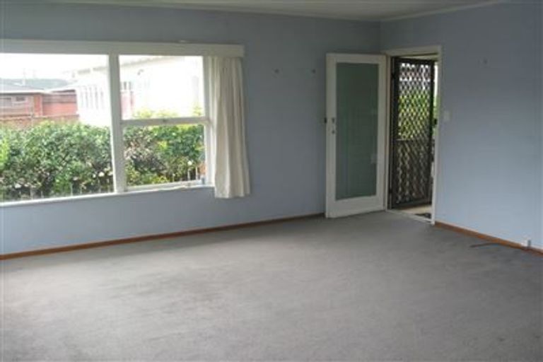 Photo of property in 2/59 Shakespeare Road, Milford, Auckland, 0620