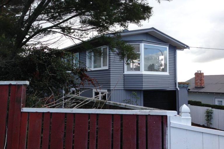 Photo of property in 1/10 Mahara Avenue, Birkenhead, Auckland, 0626