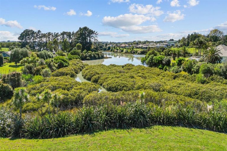 Photo of property in 8 Millbrook Drive, Waiuku, 2683