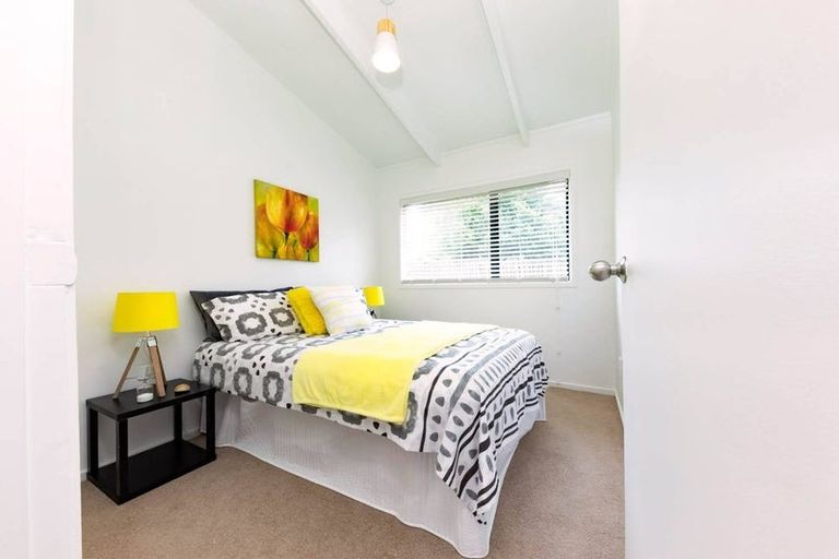 Photo of property in 30a Leo Street, Glen Eden, Auckland, 0602