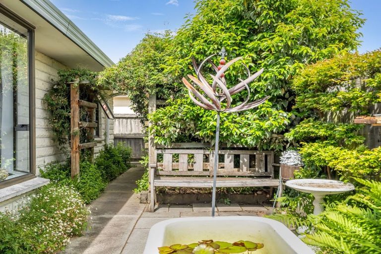 Photo of property in 2/56 Aorangi Road, Bryndwr, Christchurch, 8053