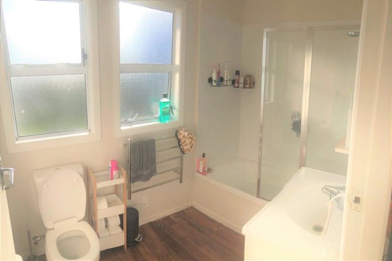 Photo of property in 9 Baylands Drive, Newlands, Wellington, 6037