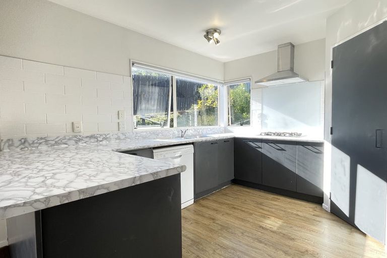 Photo of property in 68 Barbados Drive, Unsworth Heights, Auckland, 0632