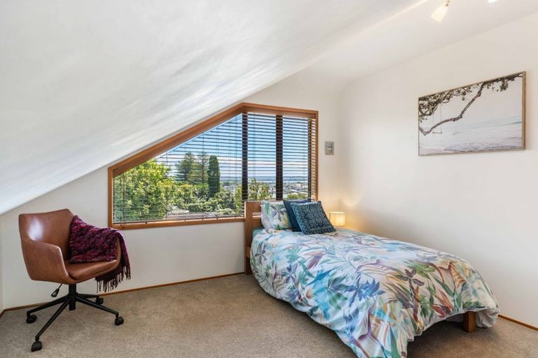 Photo of property in 98 Bleakhouse Road, Howick, Auckland, 2014