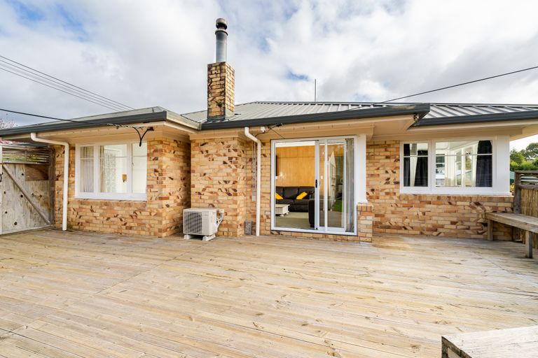 Photo of property in 330 Glengarry Road, Glen Eden, Auckland, 0602