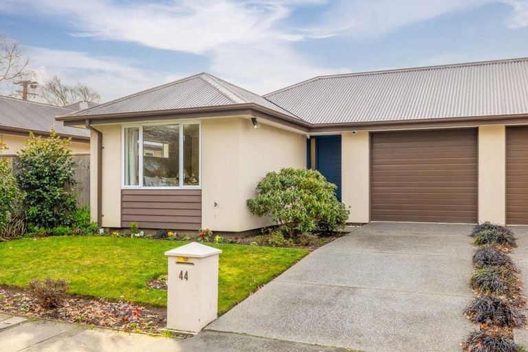 Photo of property in 44 Staveley Street, Avonhead, Christchurch, 8042