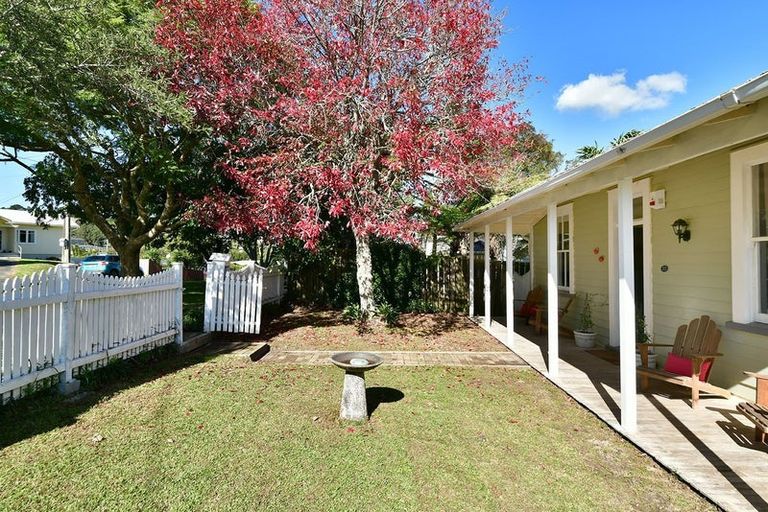 Photo of property in 25 Kowhai Street, Helensville, 0800