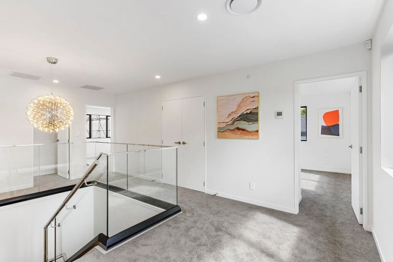 Photo of property in 17b Kathleen Street, Totara Vale, Auckland, 0627