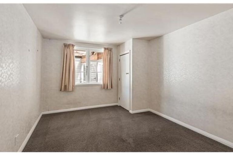 Photo of property in 34 Roche Avenue, Upper Riccarton, Christchurch, 8041