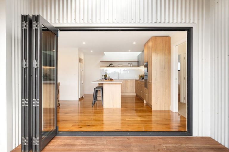 Photo of property in 12 Sunnyvale Road, Waitakere, Auckland, 0614