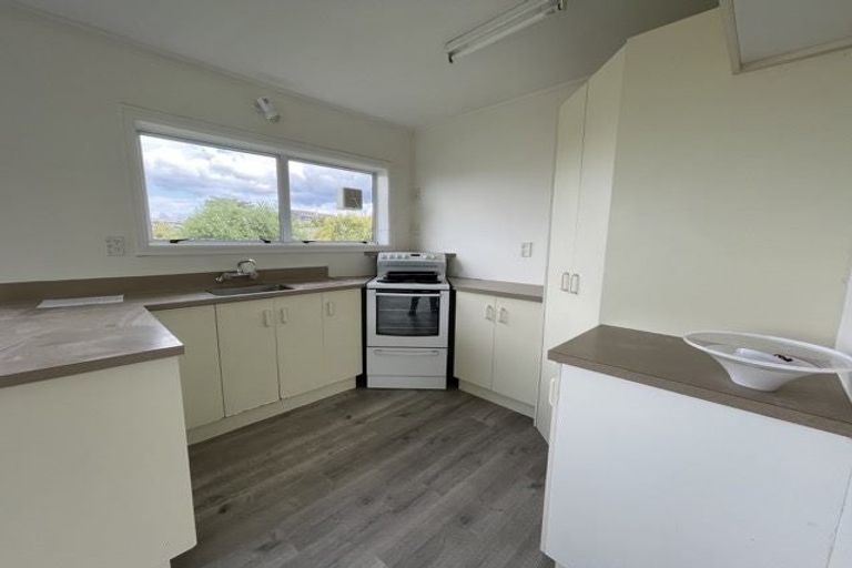 Photo of property in 106 Lincoln Park Avenue, Massey, Auckland, 0614