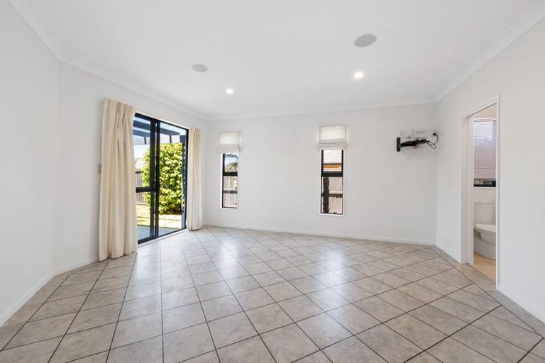 Photo of property in 1 Annaby Drive, Northwood, Christchurch, 8051