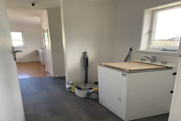 Photo of property in 1/15 Tane Street, New Lynn, Auckland, 0600