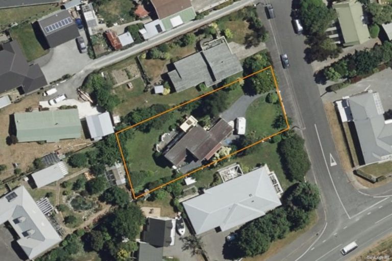 Photo of property in 2 Huia Street, Waikawa, Picton, 7220