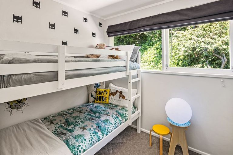 Photo of property in 1 Goddard Grove, Churton Park, Wellington, 6037
