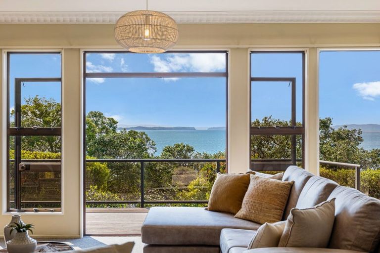 Photo of property in 146 Pacific Parade, Army Bay, Whangaparaoa, 0930