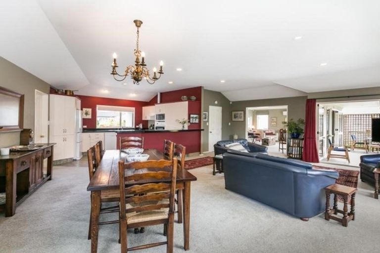 Photo of property in 22 Kensington Drive, Taradale, Napier, 4112