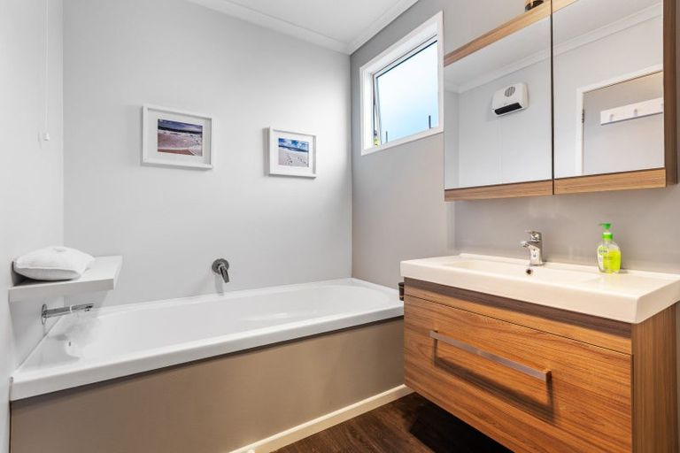 Photo of property in 5a High Street West, 4320
