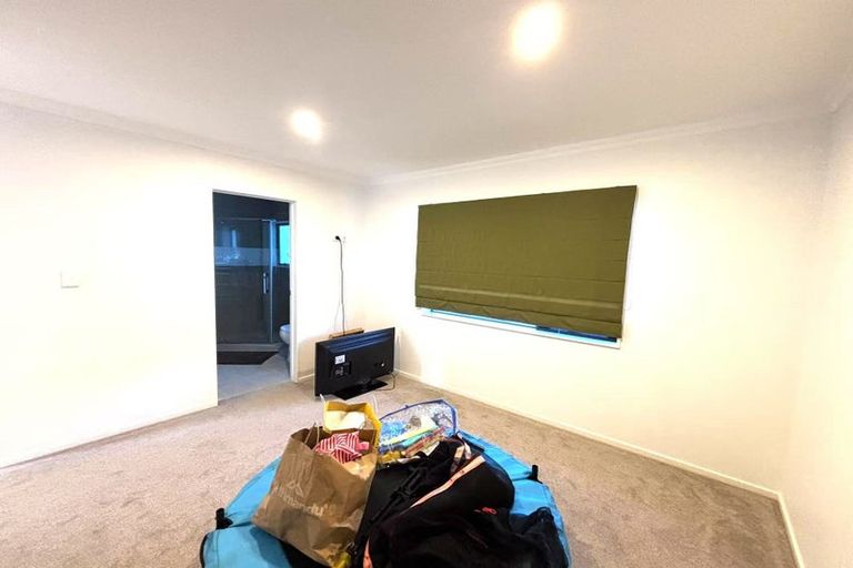 Photo of property in 15 Correa Court, Goodwood Heights, Auckland, 2105