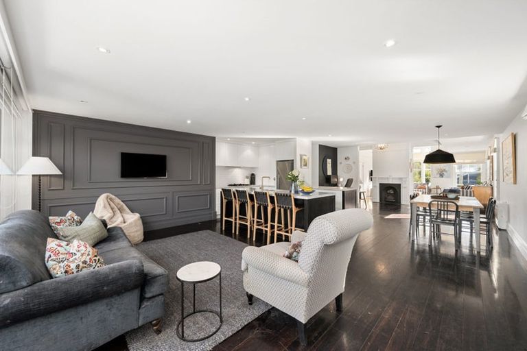 Photo of property in 18 Farm Road, Northland, Wellington, 6012